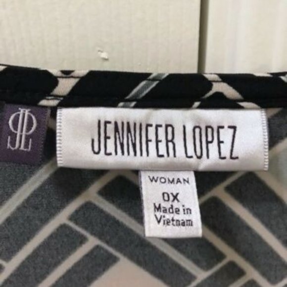 Jennifer Lopez | 3/4 Sleeve Geometric V-Neck Plus Sized Dress | Size 0X - Picture 7 of 11